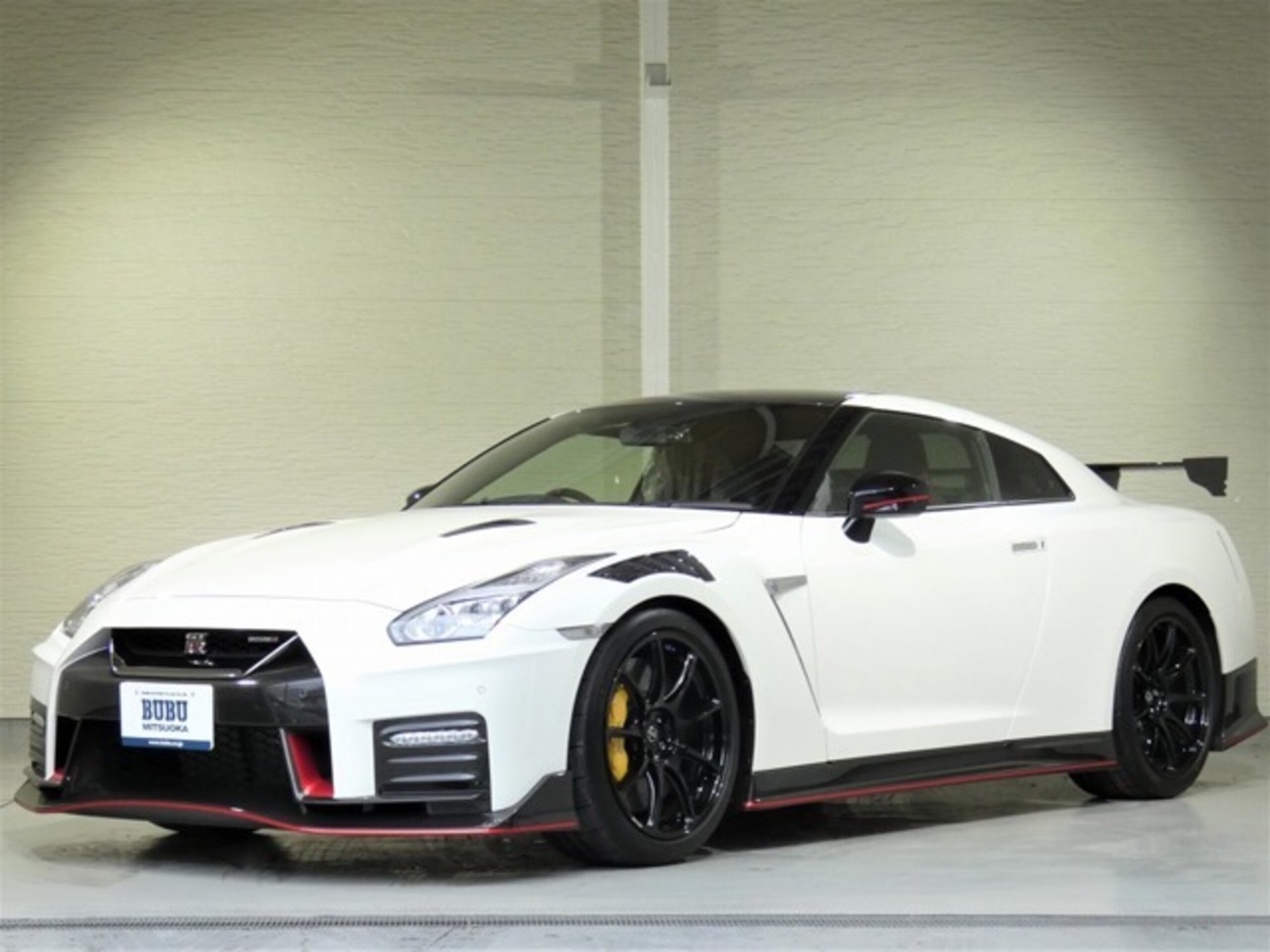 R35 Gt R Nismo 6dct Oneowner 1000km 日産 Gt R3 8 Nismo 4wd 当店管理ユーザー様下取り 1オーナー 車両 ブリリアントホワイトパール 車両本体価格 2680 0万円 日産車中古車紹介 Jdm Nissan Used Car