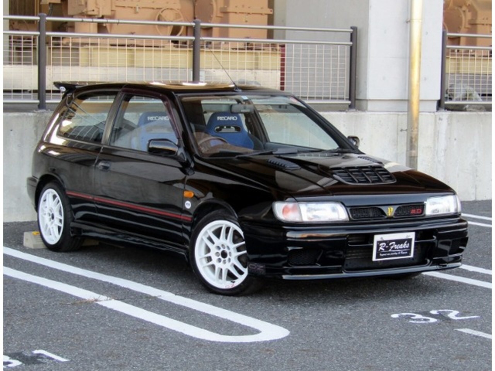 Pulser Gti R 5mt km 日産 パルサー2 0 Gti R 4wd ブラック 車両本体価格 249 0万円 日産車中古車紹介 Jdm Nissan Used Car